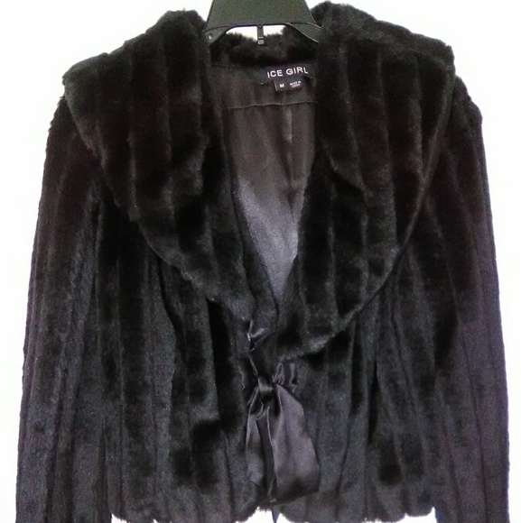 Beautiful mink like top - Picture 1 of 5